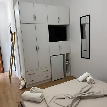 Central Rooms Permet بيت ضيافة Përmet