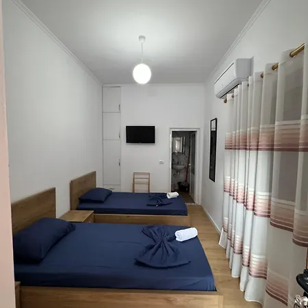 Central Rooms Permet *