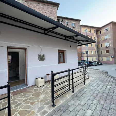 بيت ضيافة Central Rooms Permet