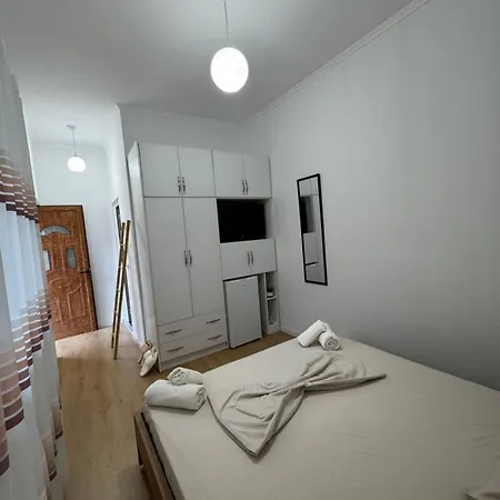 Central Rooms Permet *